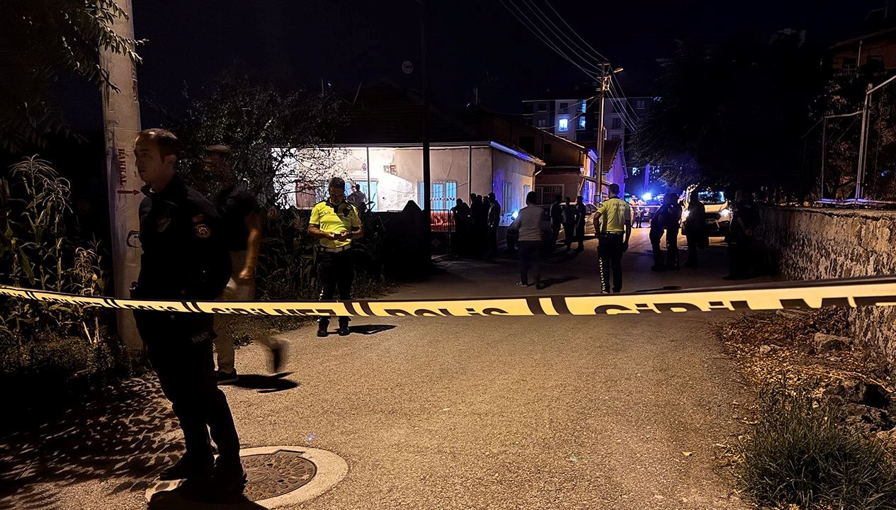 once komsusunu sonra annesi ve kardesini vurdu 3QRx6mRh