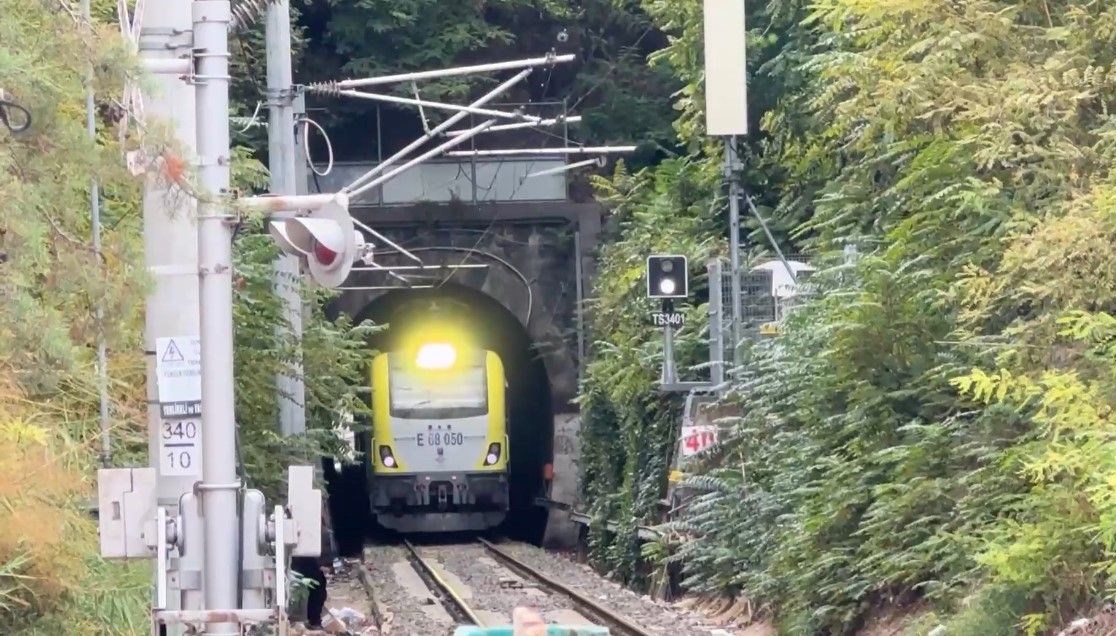 evlerin altindan gecen 114 yillik tren tuneli mahalleyle butunlesti rpHtH4A8