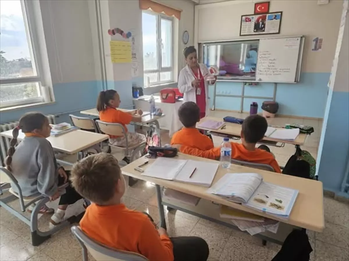 ogrencilere agiz ve dis sagligi egitimi basladi Addm3KZf