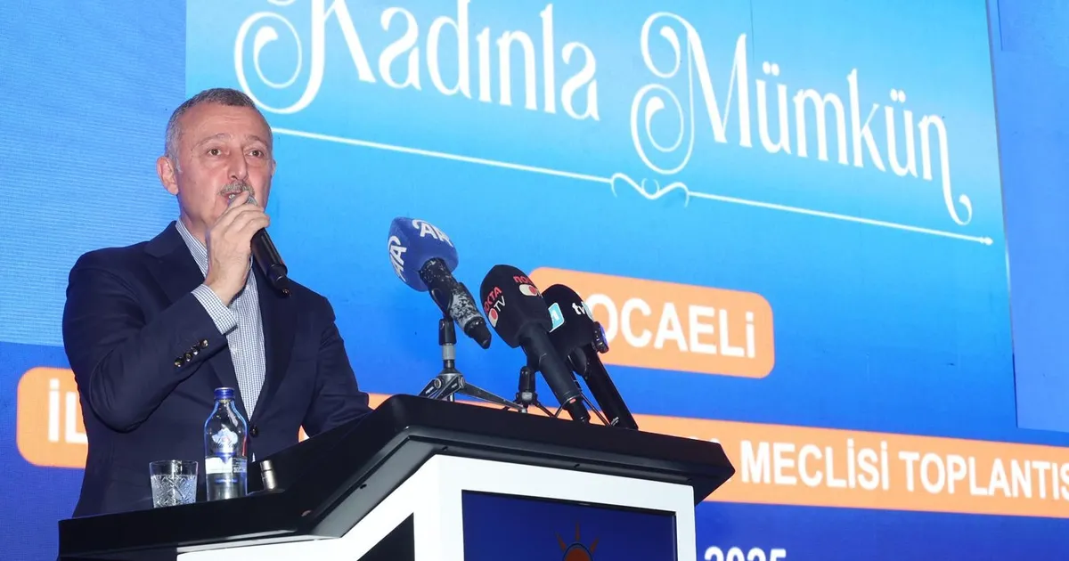 baskan buyukakindan ozgur ozele aci gunde siyaset yapmayin rpzdrUDa.webp