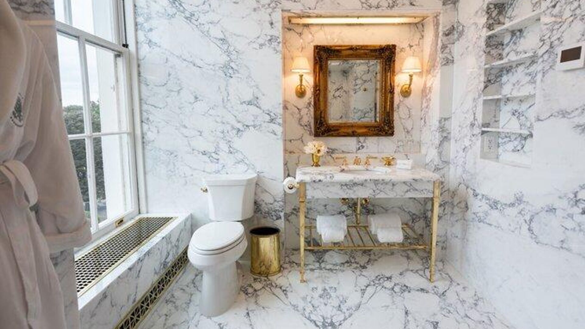 trump beyaz saraydaki banyosunu paylasti son derece cilali 189cItl7.jpg