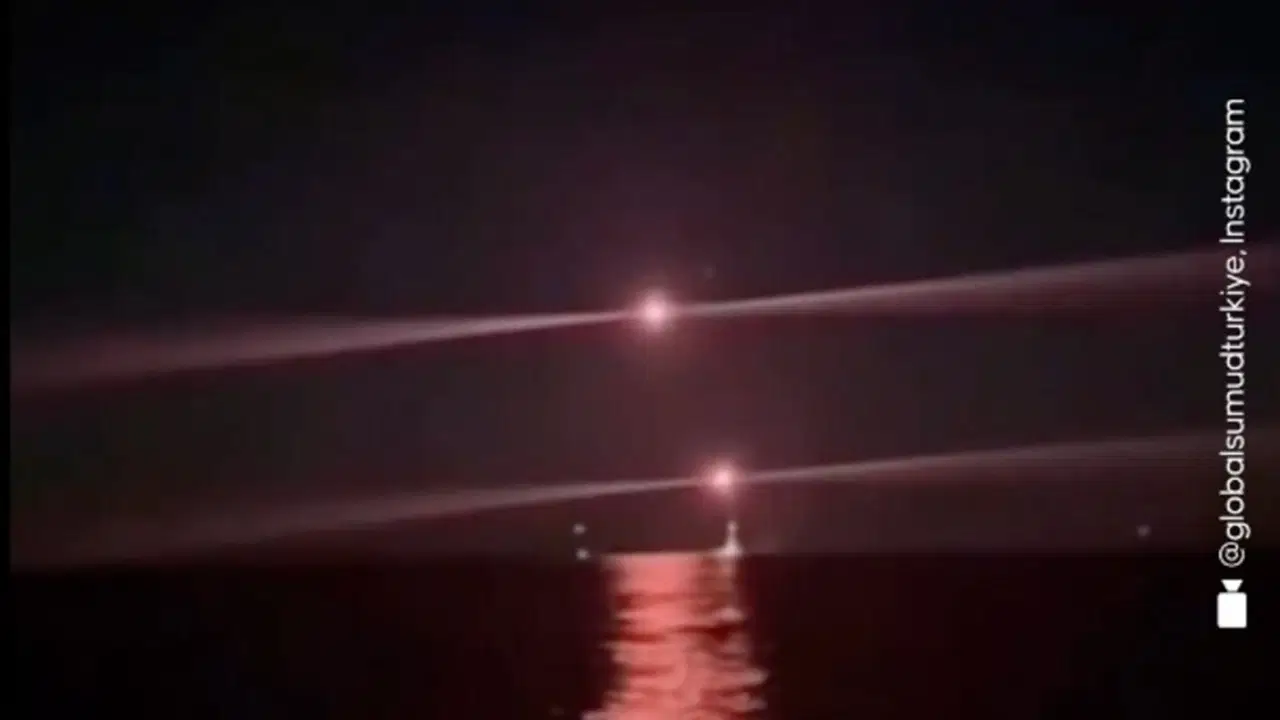 Küresel Sumud Filosu, Yunanistan Açıklarında İsrail Savaş Gemileri Tarafından Çepeçevre Ablukaya Alındı: ‘Müdahale Başladı’ Açıklaması