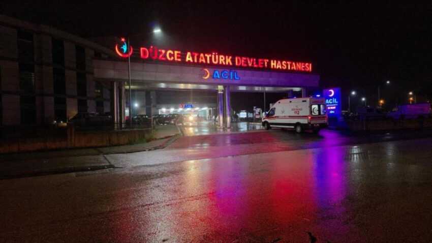 Tarladan donen iscileri tasiyan patpat devrildi 3 yarali piShrm8y